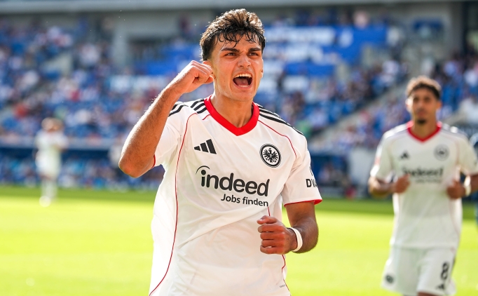 Can Uzun att�, Frankfurt �� golle kazand�!