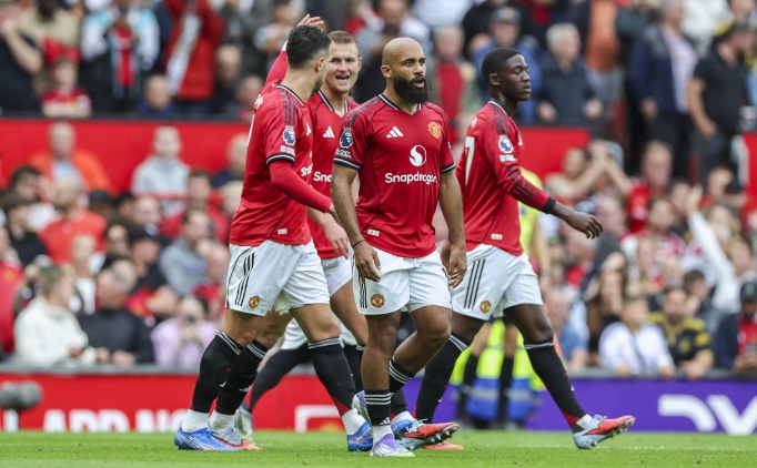 Manchester United, uzatmalarda derin bir 'oh' �ekti!