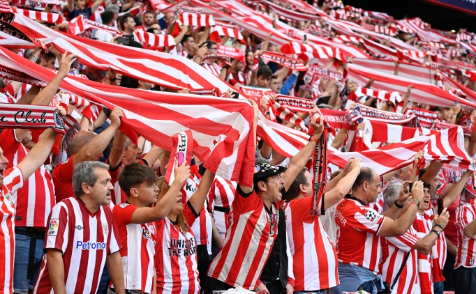 Athletic Bilbao taraftarlar�, �ampiyonlar Ligi ma��nda Filistin'e destek verdi