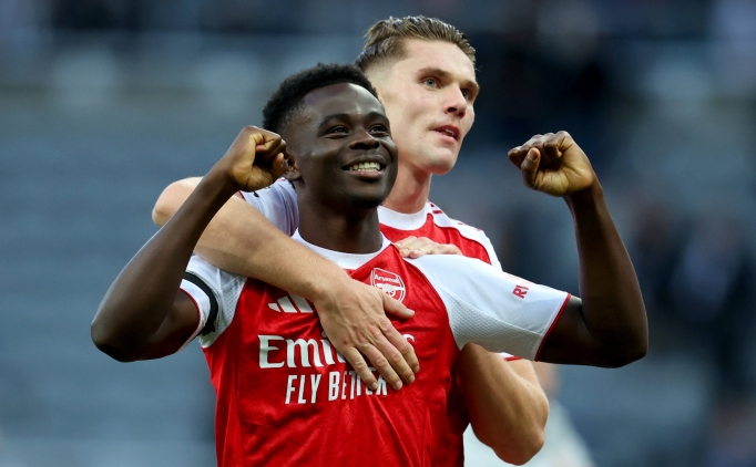 Bukayo Saka'dan Gy�keres'e destek!