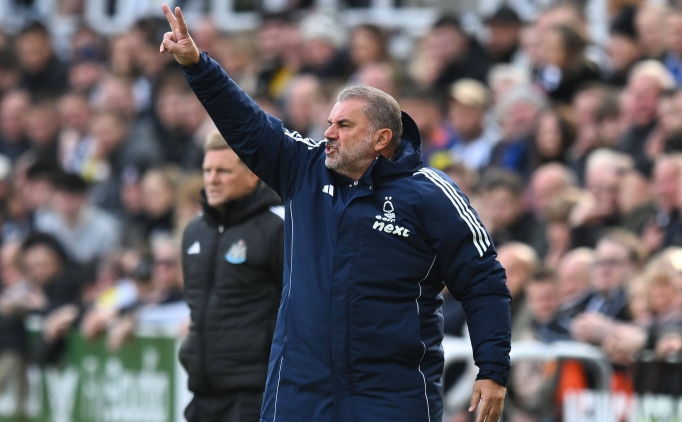 Nottingham Forest'ta Postecoglou'nun koltuu sallantda