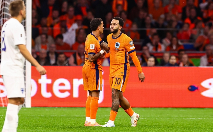Depay tarihe geti, Hollanda kazand!