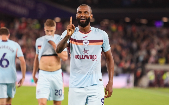 Brentford, West Ham'� iki golle devirdi!