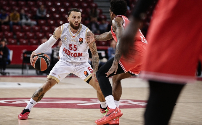 Monaco, Olympiakos'a kar�� deplasmanda hata yapmad�!