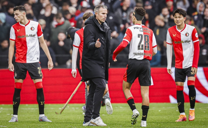 PSV'den Feyenoord'a so�uk du�: �lk yenilgi!