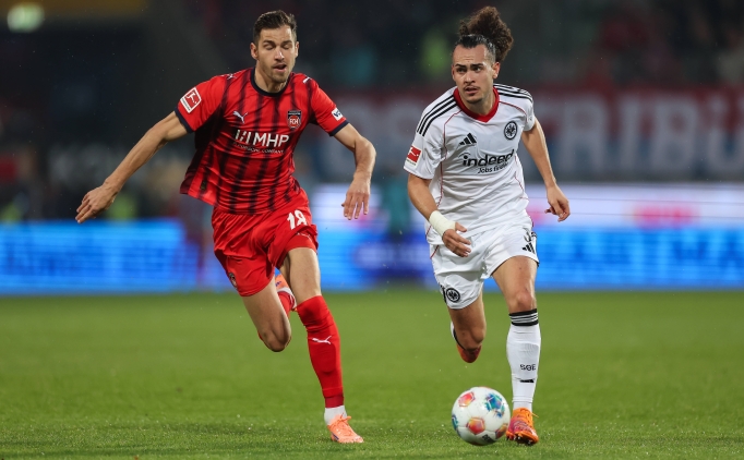 Eintracht Frankfurt, lig sonuncusuna puan b�rakt�