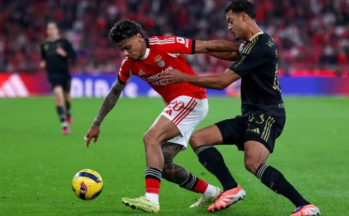 Benfica ile Casa Pia arasındaki Şaşırtıcı 2-2 Beraberlik ve Tartışmalı Hakem Kararları