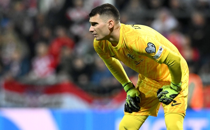 Dominik Livakovic karalar ba�lad�