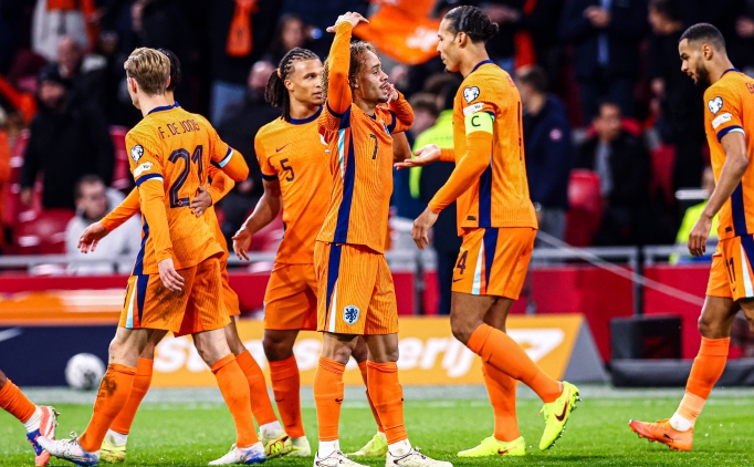 Hollanda, elini kolunu sallaya sallaya D�nya Kupas� biletini ald�!