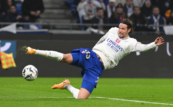 Lyon sahasnda 3 golle kazand!