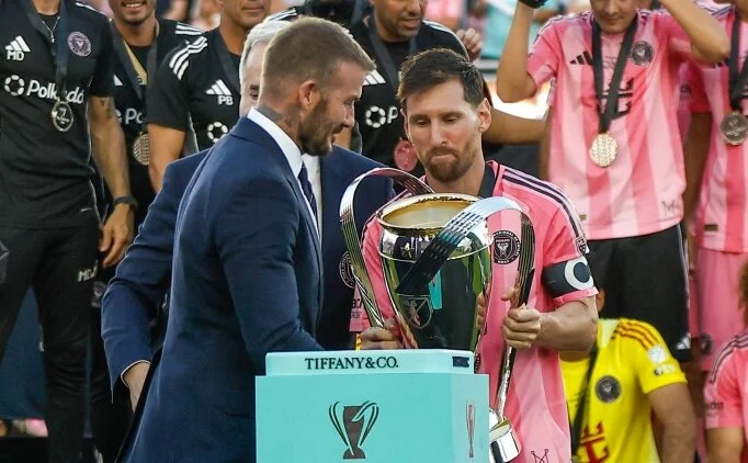 David Beckham: 'Messi, Barcelona'ya dnecek'