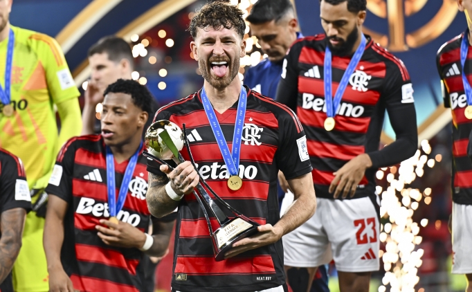 Galatasaray ve Fenerbah�e pe�inde!