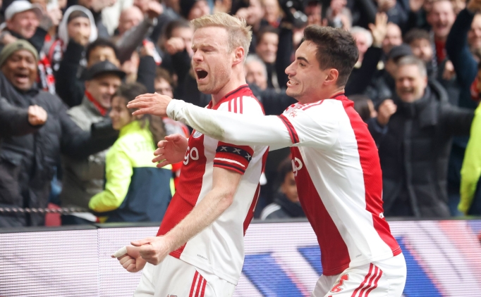 Ajax, derbide Feyenoord'u devirdi!