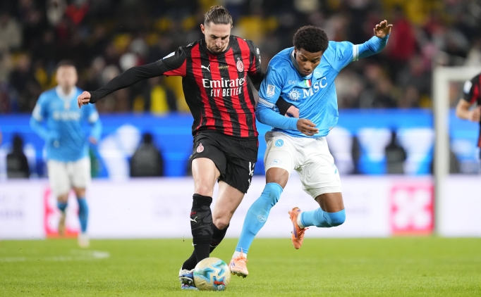 Napoli, Milan'� ge�erek finale y�kseldi!