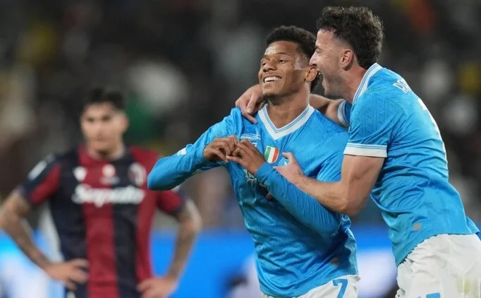 Napoli, Neres'in dublesiyle S�per Kupa'n�n sahibi!