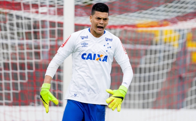 Galatasaray'�n g�ndemindeki Brazao'dan olay hareket!