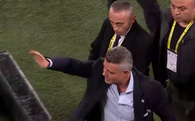 Fenerbah�e taraftar�ndan, Sadettin Saran'a destek