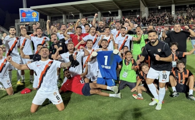 �zmir �oruhlu FK evinde g�ld�