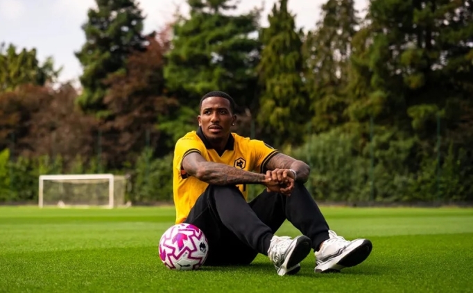 Wolverhampton, Jackson Tchatchoua'y� kadrosuna katt�