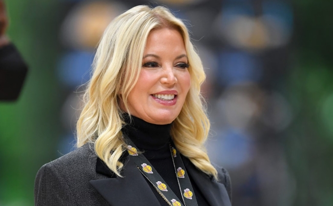 Lakers, Buss ailesi taraf�ndan 10 milyar dolara sat�l�yor!
