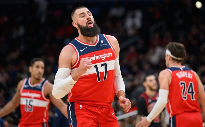 Lakers'n gz hlen Jonas Valanciunas'ta