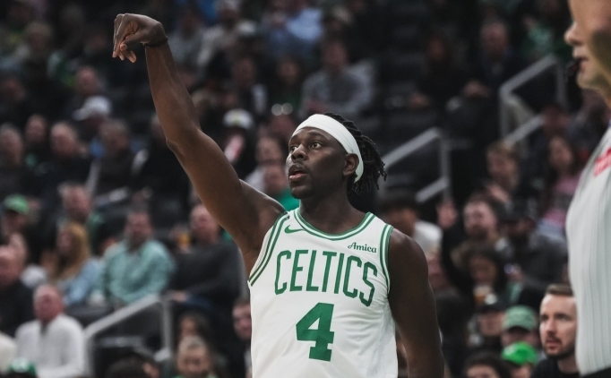 Celtics, Jrue Holiday i�in takas tekliflerini dinliyor