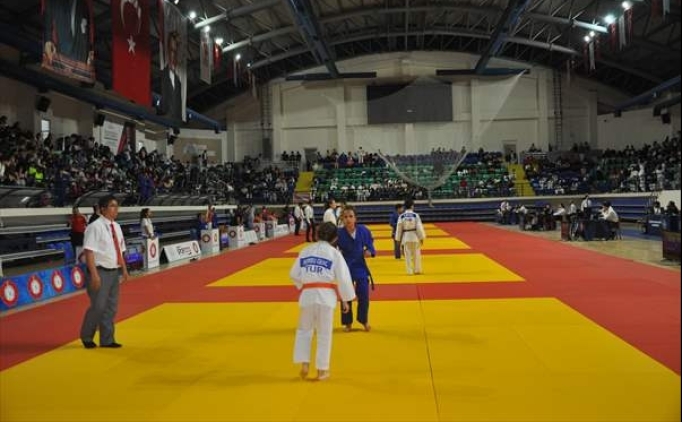 Spor Toto Y�ld�zlar T�rkiye Judo �ampiyonas�, K�tahya'da ba�lad�