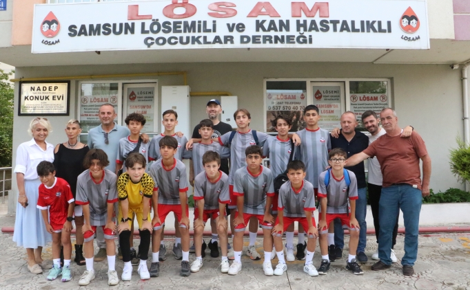 Kad�k�yspor altyap� futbolcular�ndan L�SAM'a anlaml� ziyaret
