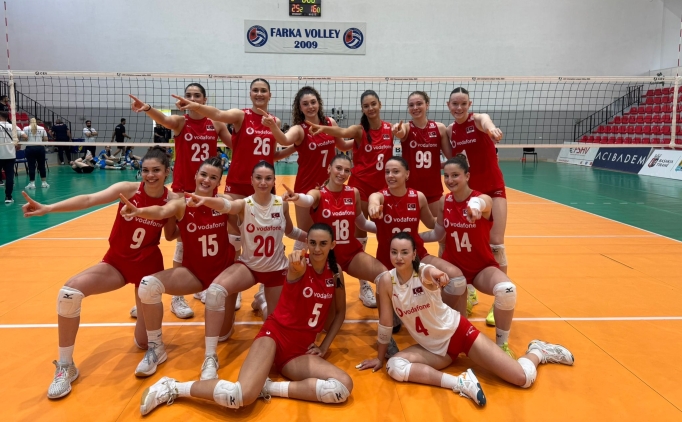 19 Ya� Alt� Kad�n Voleybol Milli Tak�m�, Balkan �ampiyonas�'nda finale y�kseldi