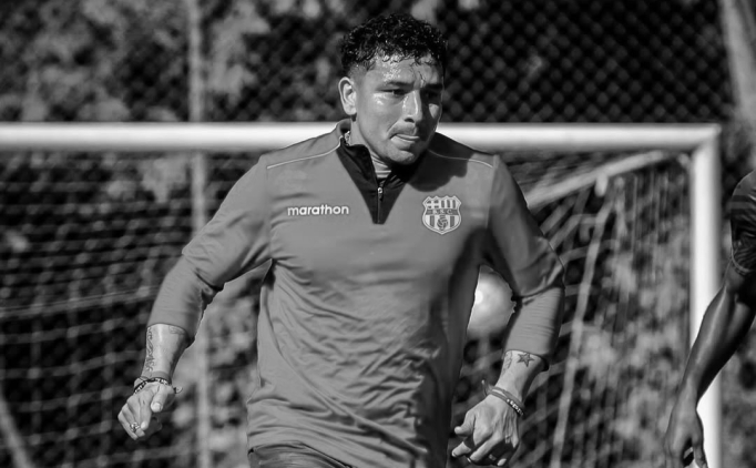 Ekvador futbolu yasa bo�uldu! Mario Pineida silahl� sald�r�da �ld�r�ld�