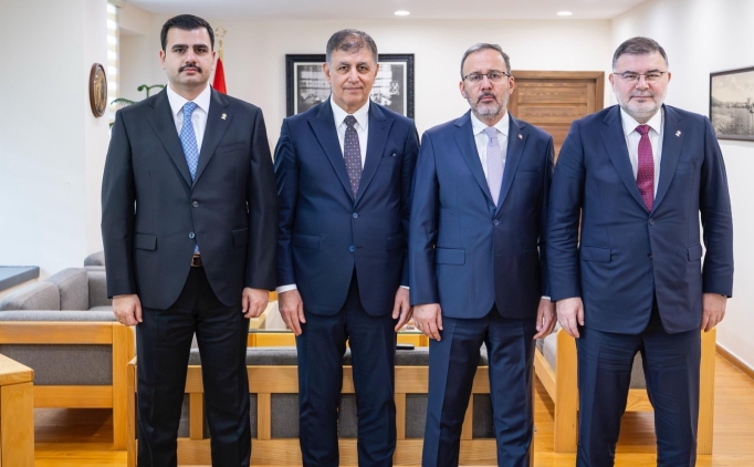 Kar��yaka'n�n stad� yap�l�yor