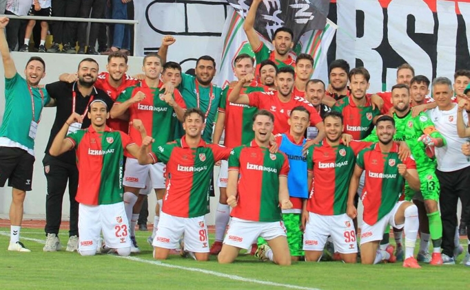 Karyaka Trkiye Kupas'nda sahnede