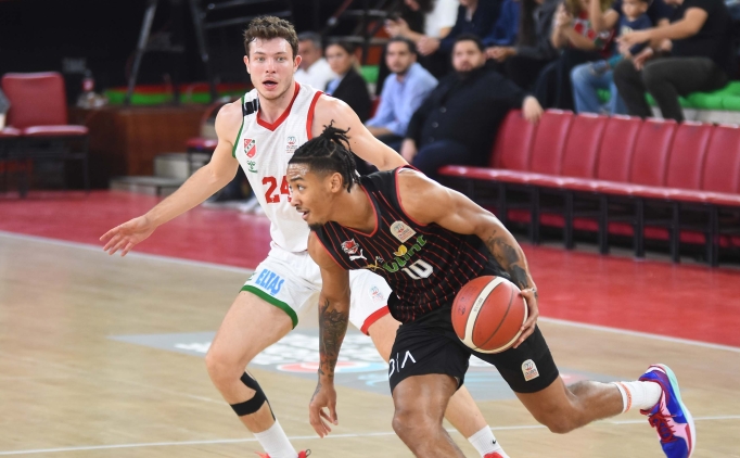 Karyaka, ligde kazanmay unuttu!