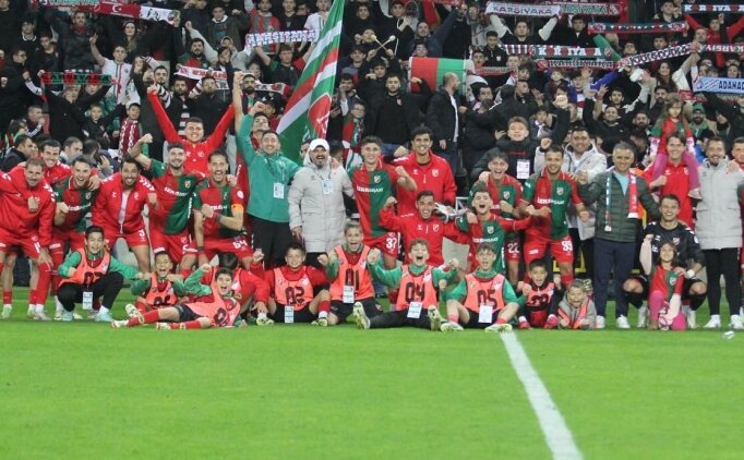 Kar��yaka ve Eski�ehirspor'dan kar��l�kl� bilet jesti