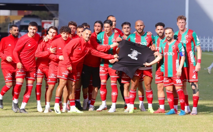 Karyaka'da Cenk Ahmet tamam, Sefa ve smail srada