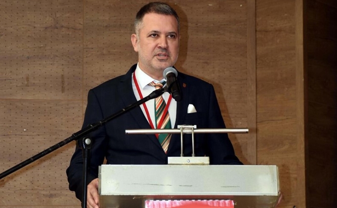 �lker Erg�ll�: 'Kimse beni beklemesin, adayl���n� a��klas�n!'