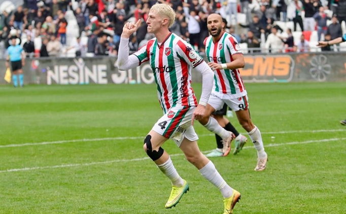 Kar��yaka'da y�ld�zlar kopuyor