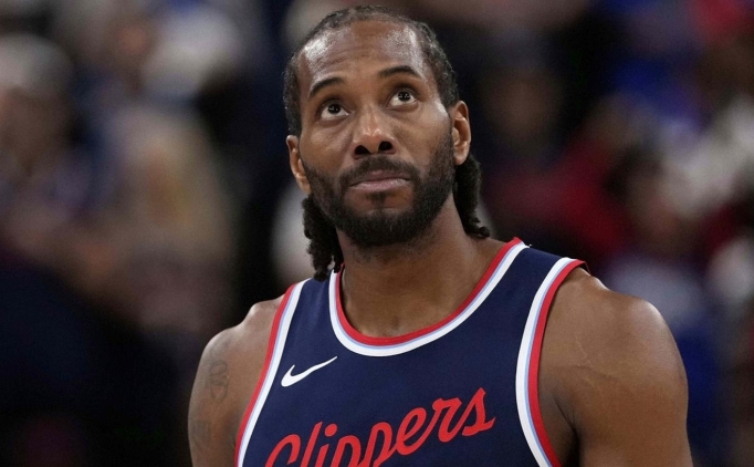 Clippers, Kawhi Leonard etraf�nda kadro kurma planlar�ndan vazge�iyor
