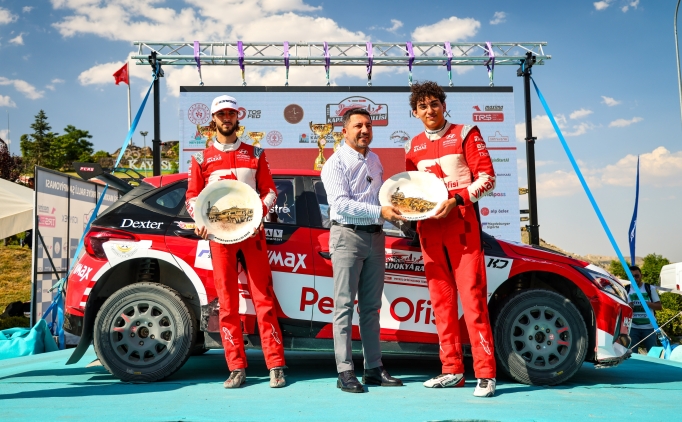 Kerem Kazaz, Kapadokya Rallisi'ni birincilikle tamamlad�
