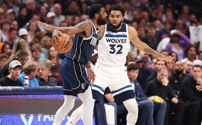 Kyrie'den Towns'a destek: 'Onunla dalga ge�meyi b�rak�n'