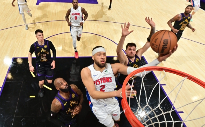 LeBron 41. ya� g�n�nde sessiz kald�, Lakers Pistons'a farkl� yenildi