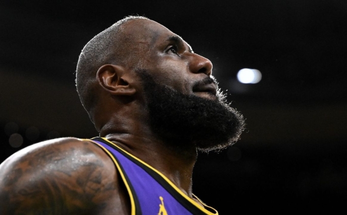 LeBron ne kadar s�re daha oynayaca��n� 'hen�z belirlemedi'