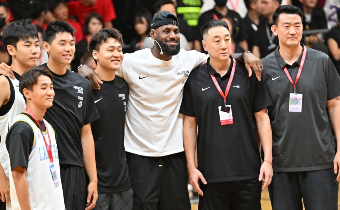 LeBron James, �in devlet medyas� i�in makale yazd�