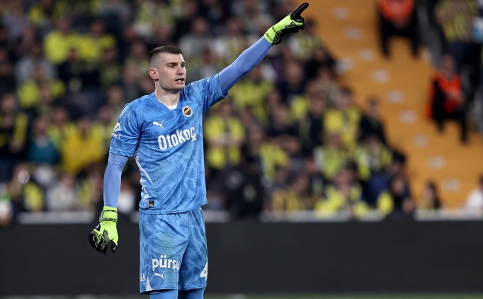 Fenerbah�e'de 3 isimle ayr�l�k karar�