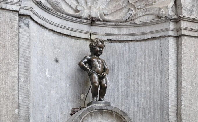 Galatasaray'�n 5 y�ld�zl� formas� Br�ksel'in 406 y�ll�k simgesi Manneken Pis'e giydirilecek
