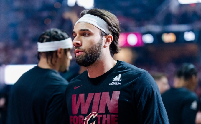 Max Strus 3-4 ay parkelerden uzak kalacak