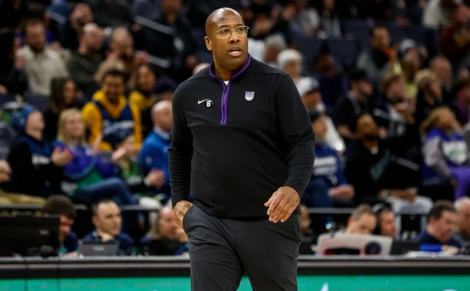 Knicks, ko� aray���nda Brown ve Jenkins'e y�neldi