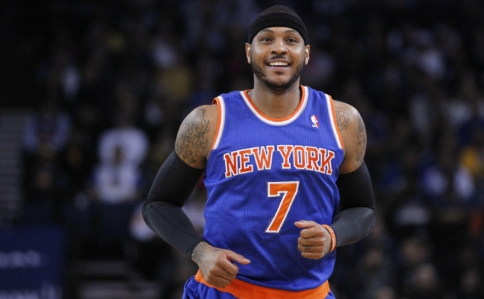 Knicks, Carmelo'nun formas�n�n emekli edilmesi i�in destek�i!