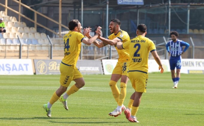 Menemen FK d�rt d�rtl�k!