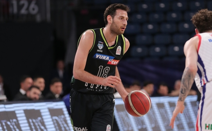 Merkezefendi'nin y�ld�z�n� Erokspor kapt�